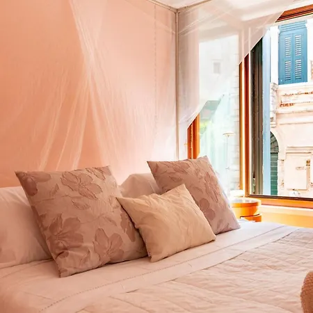 Casa Flavia Ai Morosini - Luxury Apartment With Canal View-2